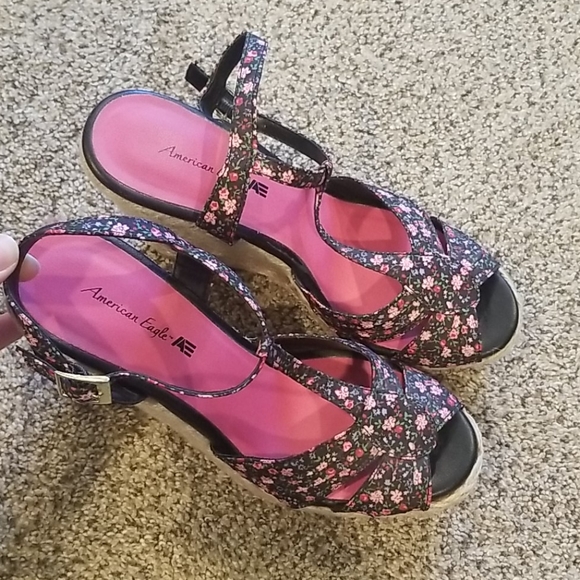 American Eagle | Floral Wedges - Picture 7 of 7